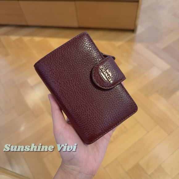 NWT Coach Medium Corner Zip Wallet CBO41 Pebble Leather Dark Wine - Picture 1 of 6